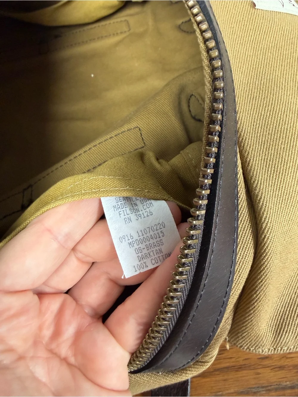 Filson Medium Rugged Twill Duffle Bag Tan Made at Filson USA Leather Strap.